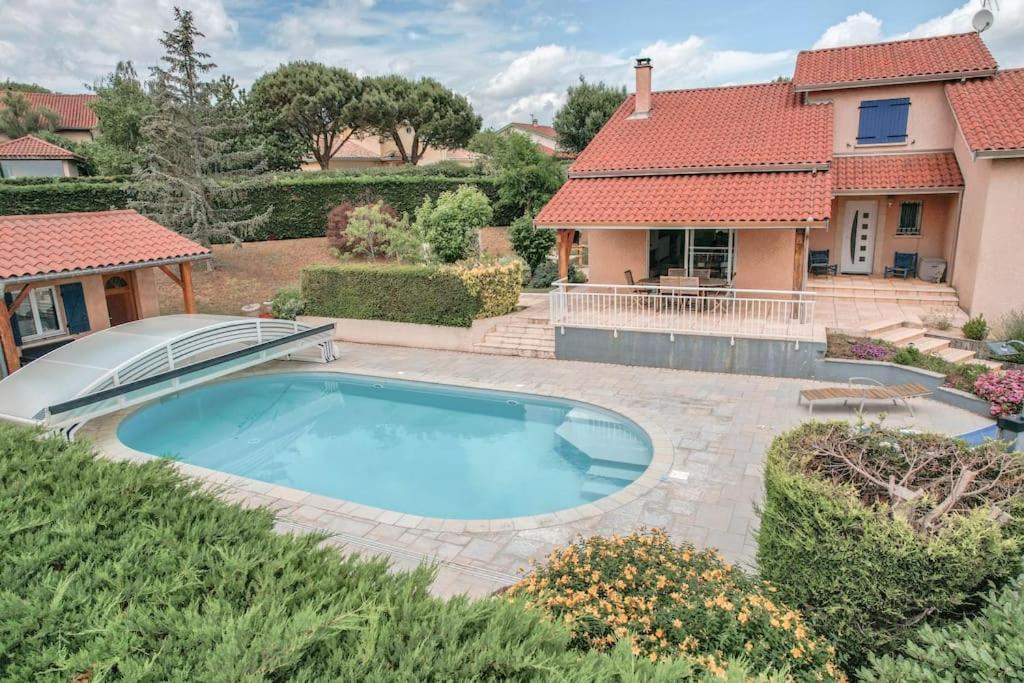 Magnifique Maison A Lentilly - Piscine Exterior photo