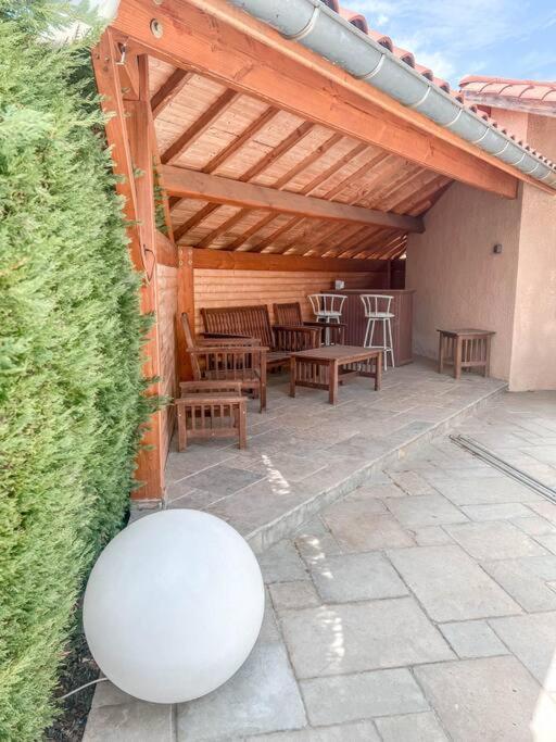Magnifique Maison A Lentilly - Piscine Exterior photo
